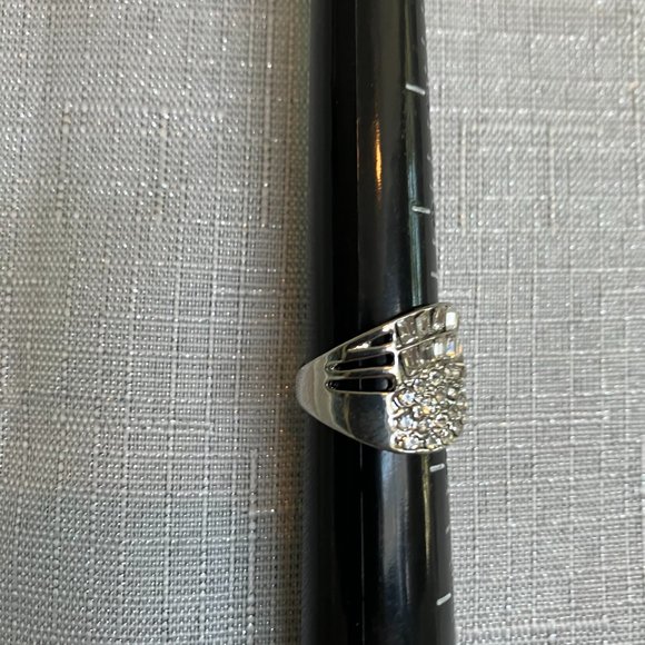 BLING Silver and CZ Ring Size 7 NWT - Picture 3 of 4